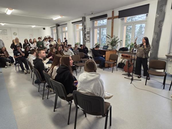 23f2f53f fbfb 419d 948e 810b3737a778