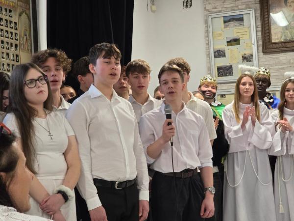 2d9f2221 7962 48ca b296 87145e8640e2