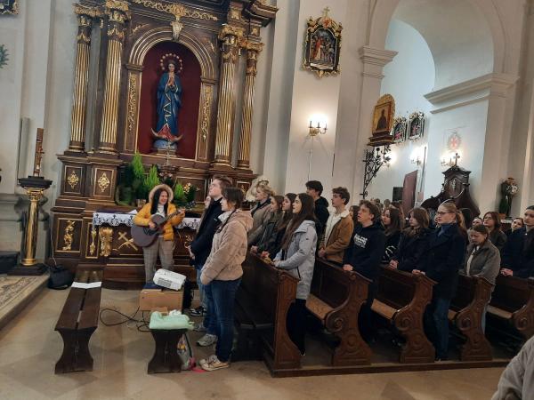 5a60e027 8fbc 40a0 a0e8 cbf4d3b74538