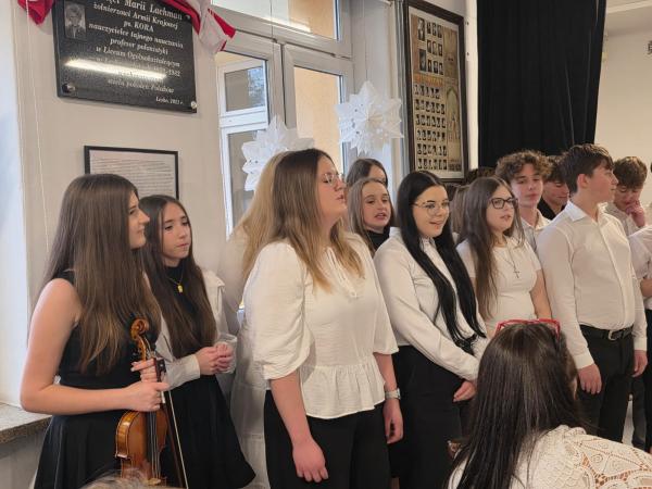 c8808703 dd54 47c3 b9cf 4f48e1d11fb9