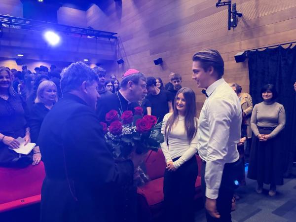 da6dc49b 895a 4950 8865 c5c49fc46bfe