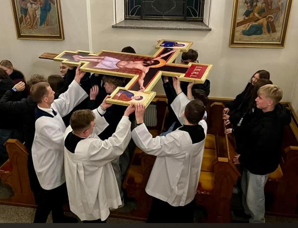 171a8674 84b5 4816 b9ca 910d7ac93f37